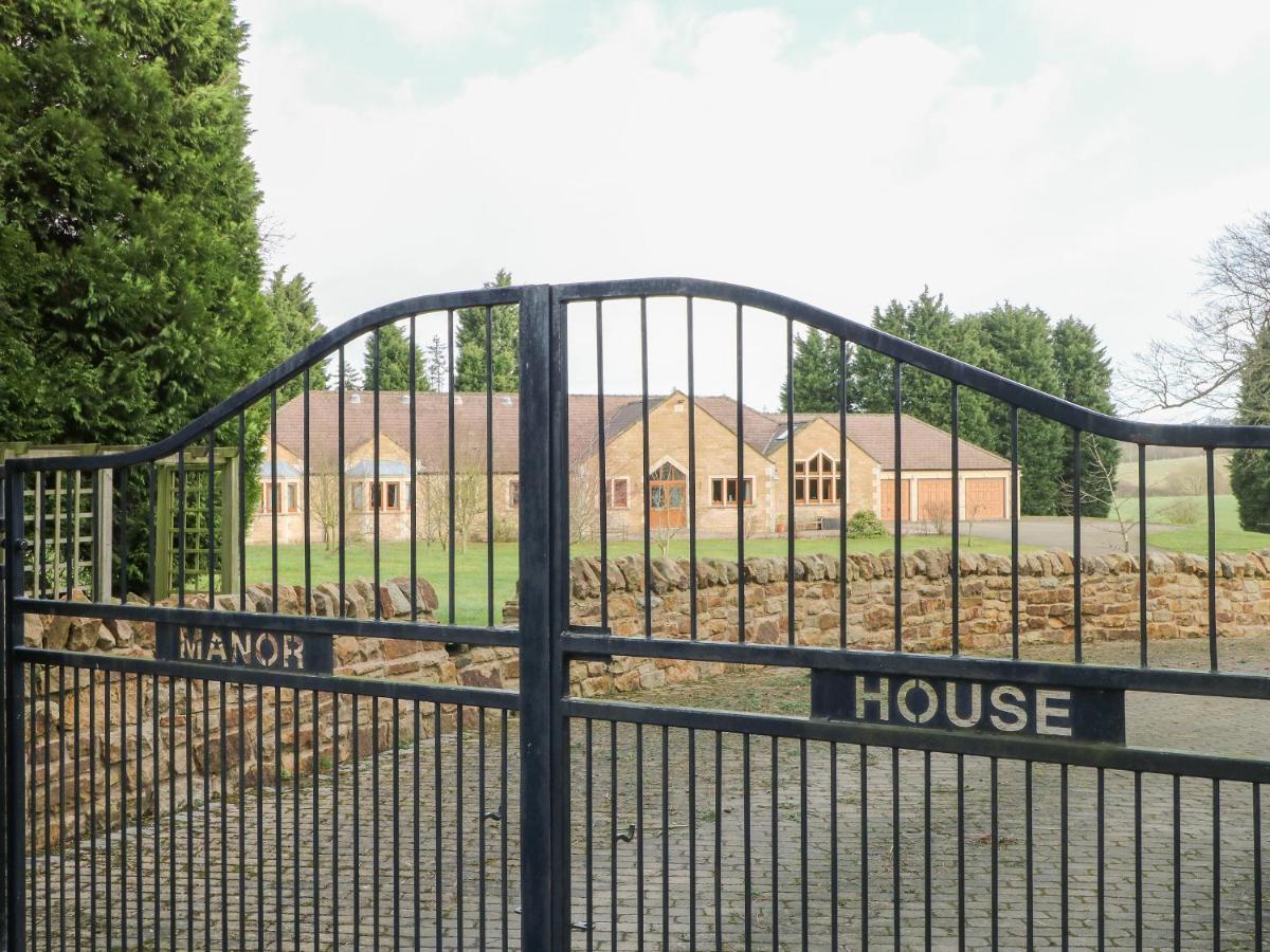 Manor House Villa Chesterfield Exterior photo